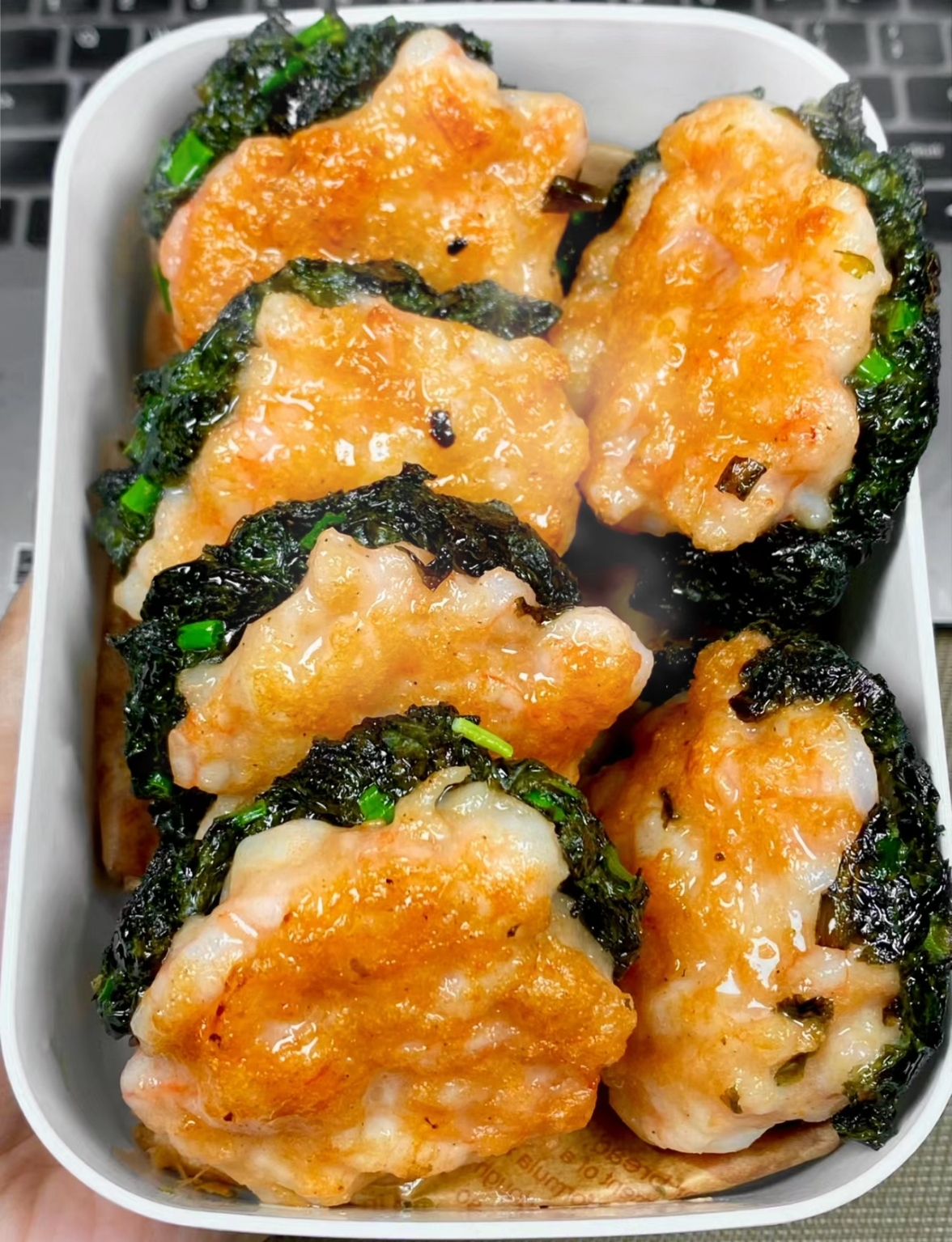 这个鲜美可口的紫菜虾滑饼，都快去试试！