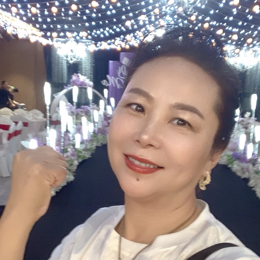 豪爽大气的龚姐姐